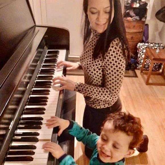 Meet your Posher, Jess - Picture 1 of 1